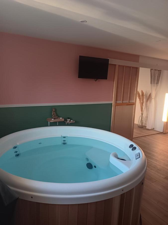 ホテル Gite Et Spa Au Secret Du Bonheur Pouilly-sur-Serre エクステリア 写真