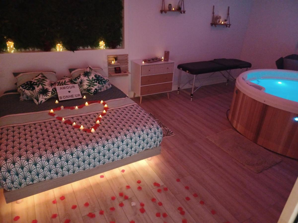 ホテル Gite Et Spa Au Secret Du Bonheur Pouilly-sur-Serre エクステリア 写真